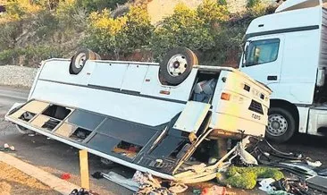 Tarım işçilerini taşıyan midibüs takla attı: 25 yaralı #afyonkarahisar