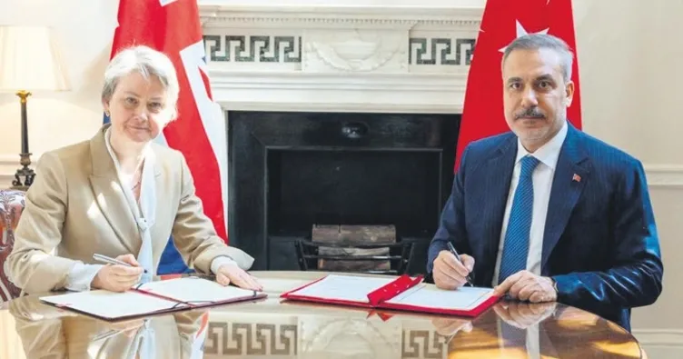 Türkiye ile İngiltere arasında tarihi imza