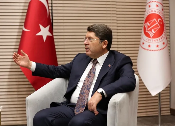 adalet-bakani-yilmaz-tunc-sabaha-konustu-sosyal-medya-mahkemeleri-degil-yargi-karar-verecek-1732509105819.jpg