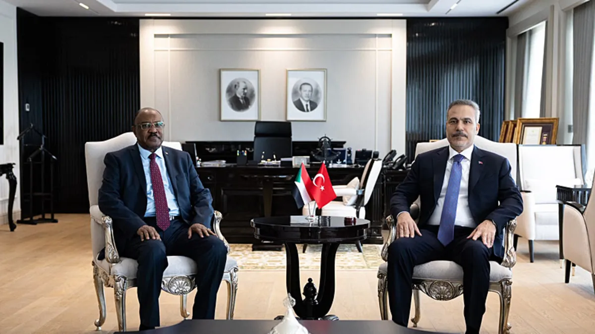 Bakan Fidan, Sudanlı mevkidaşı ile görüştü! Bakan Fidan, Sudanlı mevkidaşı ile görüştü!