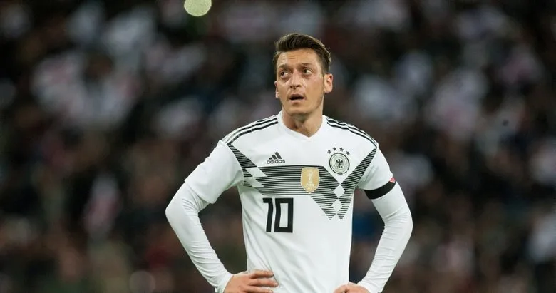 Almanya'da Mesut Özil şoku!