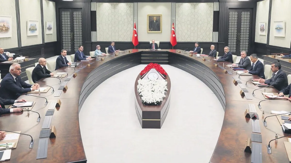 Başkan Erdoğan kabine toplantısı sonrası ekonomi mesajları verdi: Fahiş fiyat balonu yavaş yavaş sönüyor
