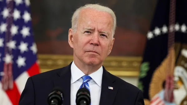 yuksek-benzin-fiyatlari-sabrini-tasirdi-biden-petrol-sirketlerine-savas-acti-1637697918721.jpg Yüksek benzin fiyatları sabrını taşırdı! Biden petrol şirketlerine savaş açıyor