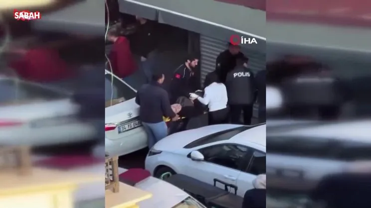 Üsküdar’da polise çekiçle saldırı: 3 yaralı | Video