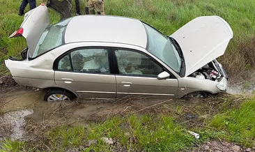 Balıkesir'de otomobil araziye yuvarlandı: 3 yaralı #balikesir