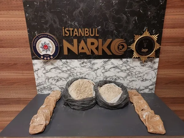 fatihte-uyusturucu-operasyonu-14-kilo-346-gram-eroin-ele-gecirildi-1787038491350.jpg