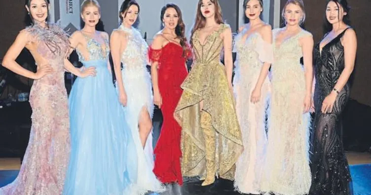 Özel güne özel defile