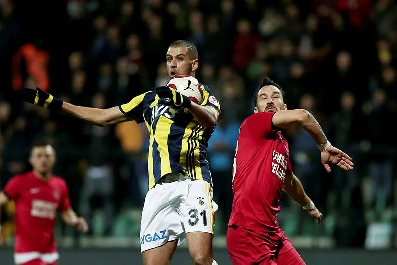 Monaco, Slimani'yi transfer etti! Taraftarlardan büyük tepki