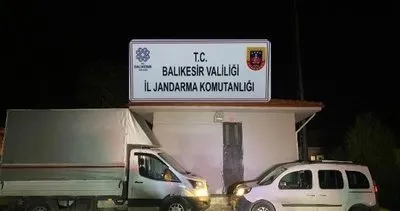 Ayvalık’ta jandarma 23 Afganistan uyruklu düzensiz göçmen ve 2 insan kaçakçısı yakaladı #balikesir