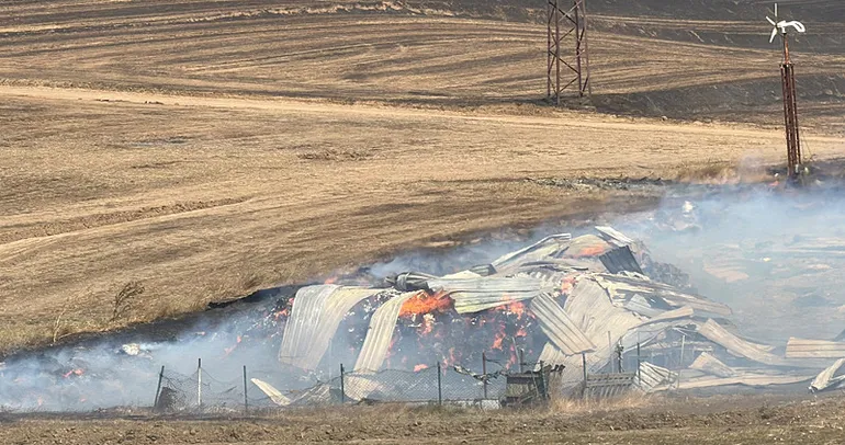 Tekirdağ’da anız yangını baraka ve konteynerlere sıçradı!