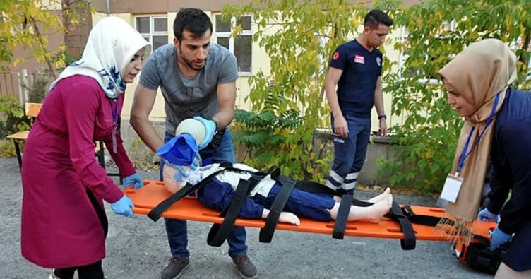 Bitlis’te 112 Acil personeli için trafik kazası tatbikatı