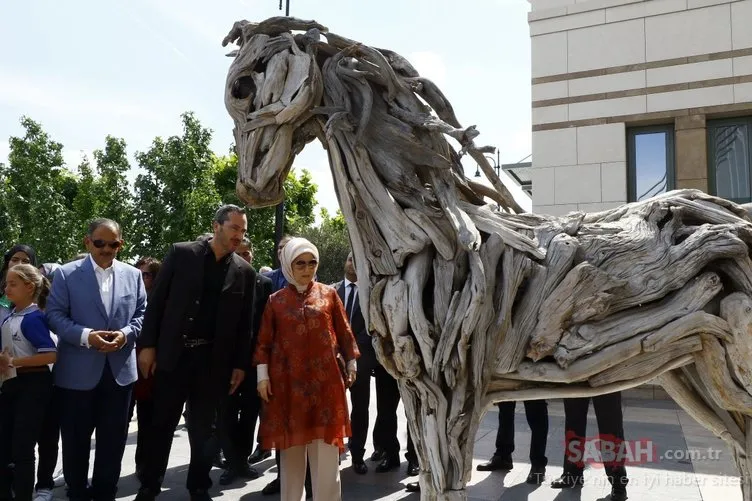 Emine Erdoğan Beştepe Kültür Merkezi’nde Atıktan Sanata Sergisi’nin açılışını yaptı