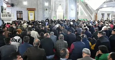 Şanlıurfa’da Kadir Gecesi'nde vatandaşlar camilere akın etti #sanliurfa