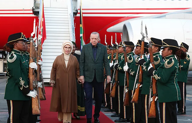 baskan-erdogan-g20-liderler-zirvesi-icin-guney-afrikada-gundemde-hangi-konular-var-iste-detaylar-1763745759117.jpeg Başkan Erdoğan G20 Liderler Zirvesi için Güney Afrika'da! Gündemde hangi konular var? İşte detaylar