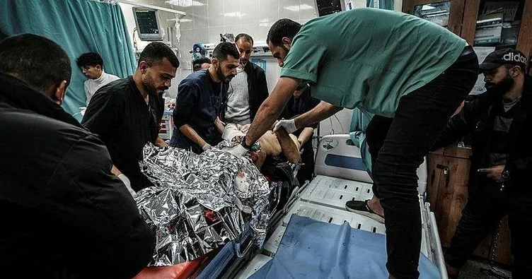 Katil İsrail ordusu Nasır Hastanesi’ni kışlaya çeviriyor