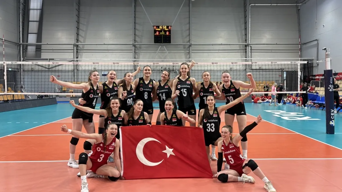 18 Yaş Altı Kadın Voleybol Takımı namağlup finalde! 18 Yaş Altı Kadın Voleybol Takımı namağlup finalde!