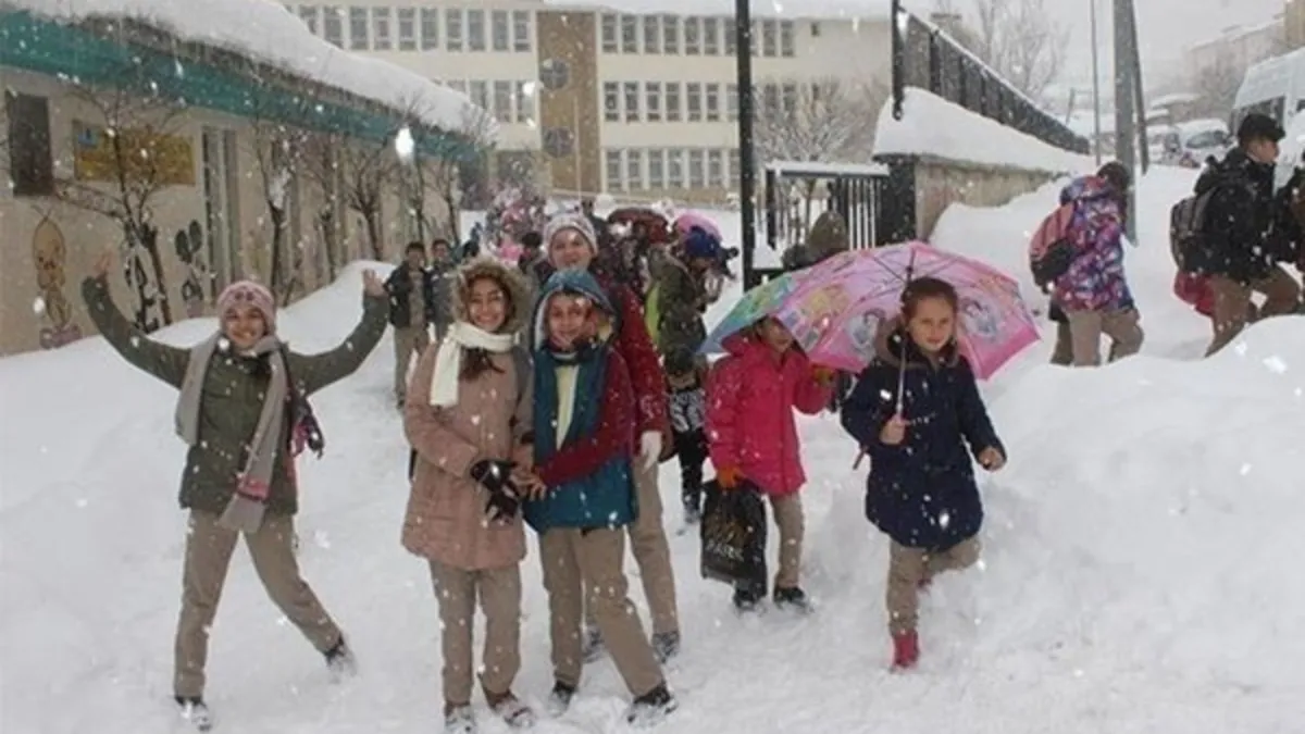 Hakkari’de yarın okullar tatil mi? 29 Aralık Pazartesi Hakkâri Valiliği’nden kar tatili açıklaması geldi mi, son durum ne?