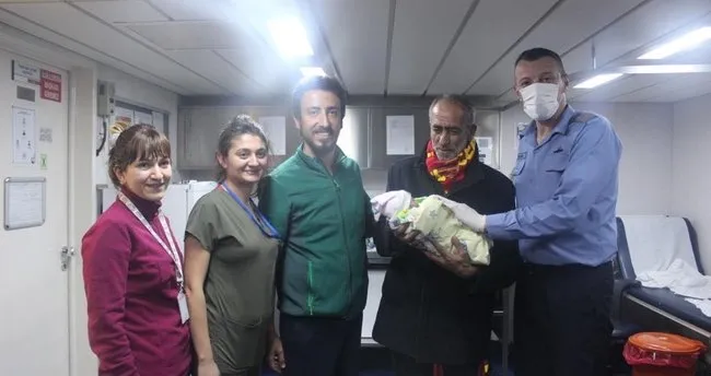 Hastaneye dönüştürülen TCG BAYRAKTAR gemisinde bir bebek daha dünyaya geldi