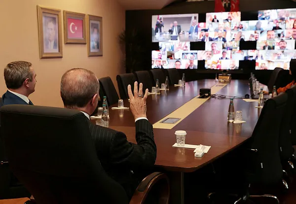 Başkan Erdoğan, İstanbul AK Parti ilçe başkanları ile telekonferansla görüştü - 1