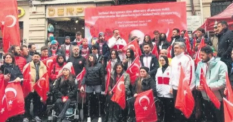 Milli sporcular İstiklal Marşı’nı Mehmet Akif için okudu