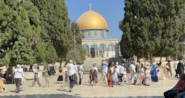 Fanatik Yahudilerden Mescid-i Aksa’ya “Yom Kippur” baskını Fanatik Yahudilerden Mescid-i Aksa’ya “Yom Kippur” baskını