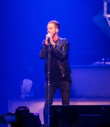 OneRepublic solisti Ryan Tedder Türk bayraklı t-shirt ile konsere çıktı!