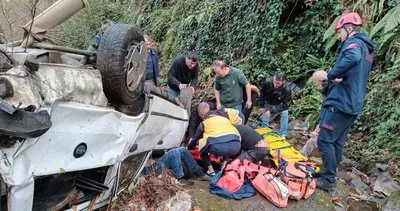 Trabzon'da  otomobil dereye uçtu: 2 yaralı #trabzon