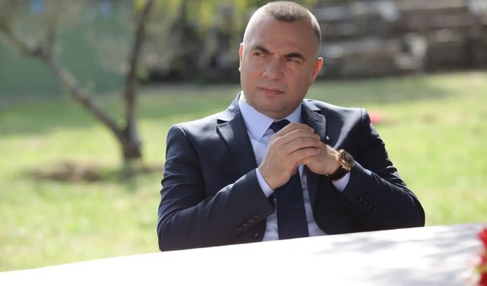 Eşkıya Dünyaya Hükümdar Olmaz 71. bölüm tamamı (tek parça olarak) - İzle! (Sezon Finali)