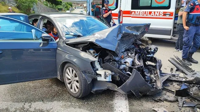 trafik-kazasi-magdurlari-uzerinden-milyar-liralik-vurgun-253-bin-kisiden-vekaletname-aldilar-825-supheli-hakki-1790005769706.jpg