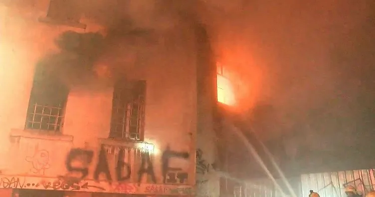 Beyoğlu’ndaki kilisede yangın çıktı: 2 yaralı