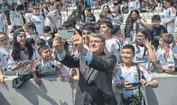 Kara Kartal’dan minik taraftarlara forma jesti #istanbul