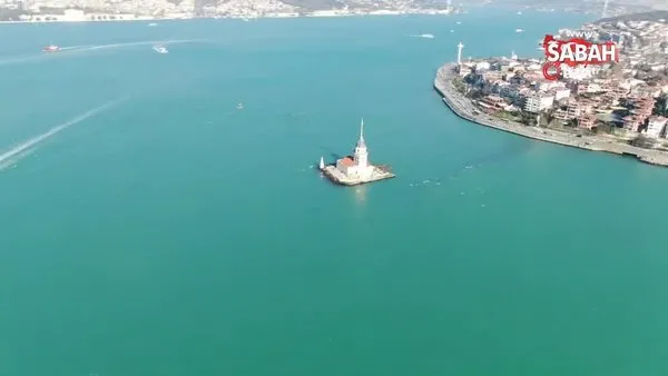 Kar ve fırtına sonrası İstanbul Boğazı turkuaza büründü | Video