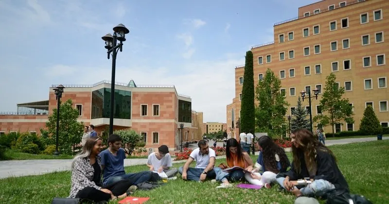 2021 universite bursu veren kurumlar listesi ogrencilere karsiliksiz burs veren kurumlar nereler burs basvuru sartlari neler universite ogrencilerine hangi kurum ne kadar burs veriyor ogrenciye geri odemesiz burs veren kuruluslar hangileri