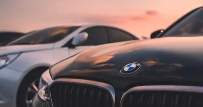 BMW adeta küllerinden yeniden doğdu! Eski model araç sınırları zorladı!