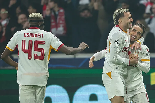 galatasarayin-kanatlari-istikrar-abidesi-1793257349773.jpg