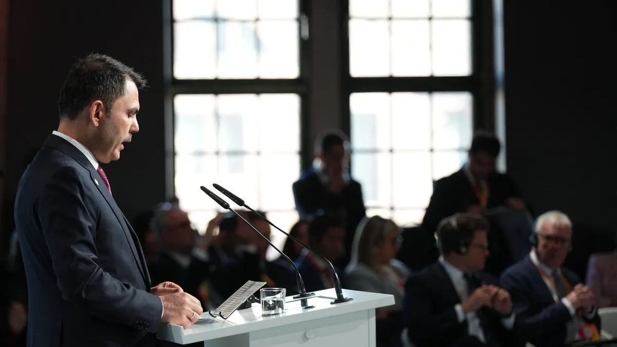 Bakan Kurum’dan Berlin İklim Zirvesi’nde önemli mesajlar Bakan Kurum’dan Berlin İklim Zirvesi’nde önemli mesajlar