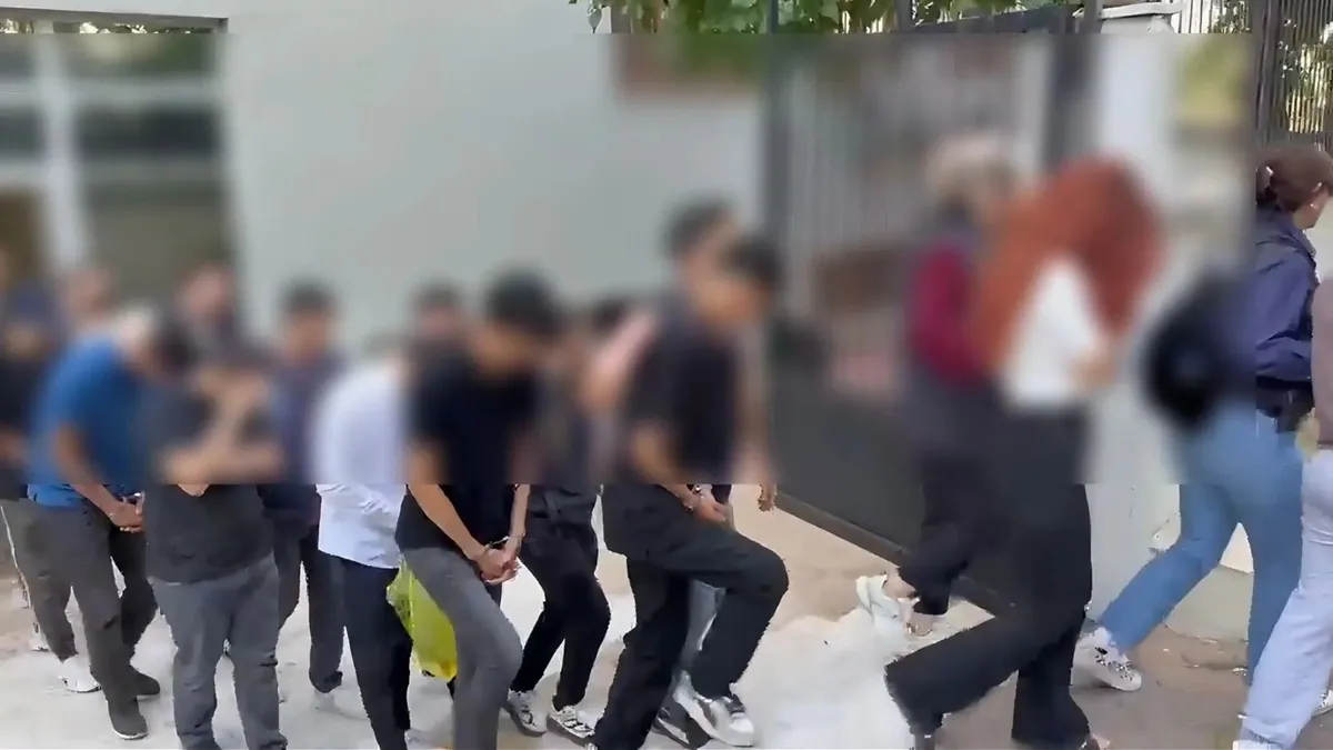 7 milyar liralık dev bahis operasyonu! Bahis ve sanal kumar gelirlerini transfer eden şebeke çökertildi 7 milyar liralık dev bahis operasyonu! Bahis ve sanal kumar gelirlerini transfer eden şebeke çökertildi