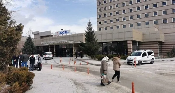 son-dakika-kopekten-kacarken-otomobilin-altinda-kalmisti-universite-ogrencisi-rabia-kalliyadan-aci-haber-1647021495821.jpg Son dakika: Köpekten kaçarken otomobilin altında kalmıştı! Üniversite öğrencisi Rabia Kallı'dan acı haber