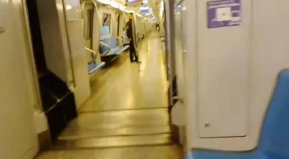 kadikoy-sabiha-gokcen-havalimani-metrosunda-ariza-duraklarda-yogunluk-vatandaslar-isyan-etti-1703188458552.jpg