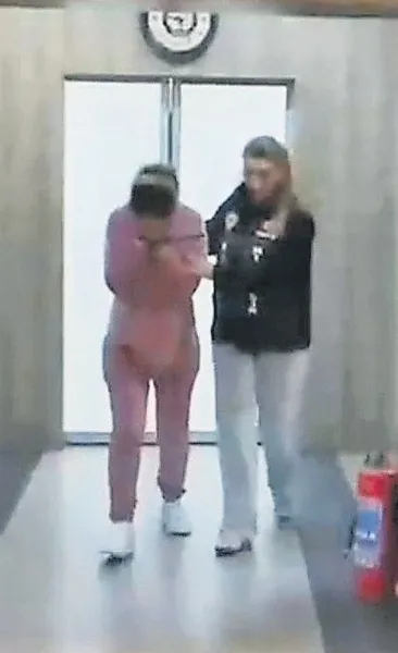 Azılı hırsız otobüste yakalandı