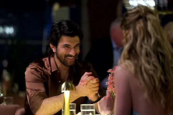 engin-akyurek-ve-afra-saracoglu-ayni-dizide-istanbul-my-love-herkesi-buyuleyecek-1750251161055.jpg