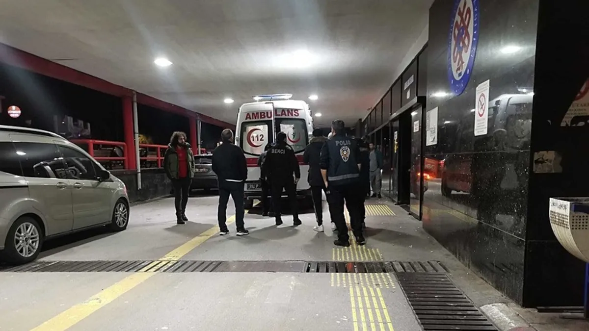 İzmir’de bekçilere silahlı saldırı: 1 yaralı İzmir’de bekçilere silahlı saldırı: 1 yaralı