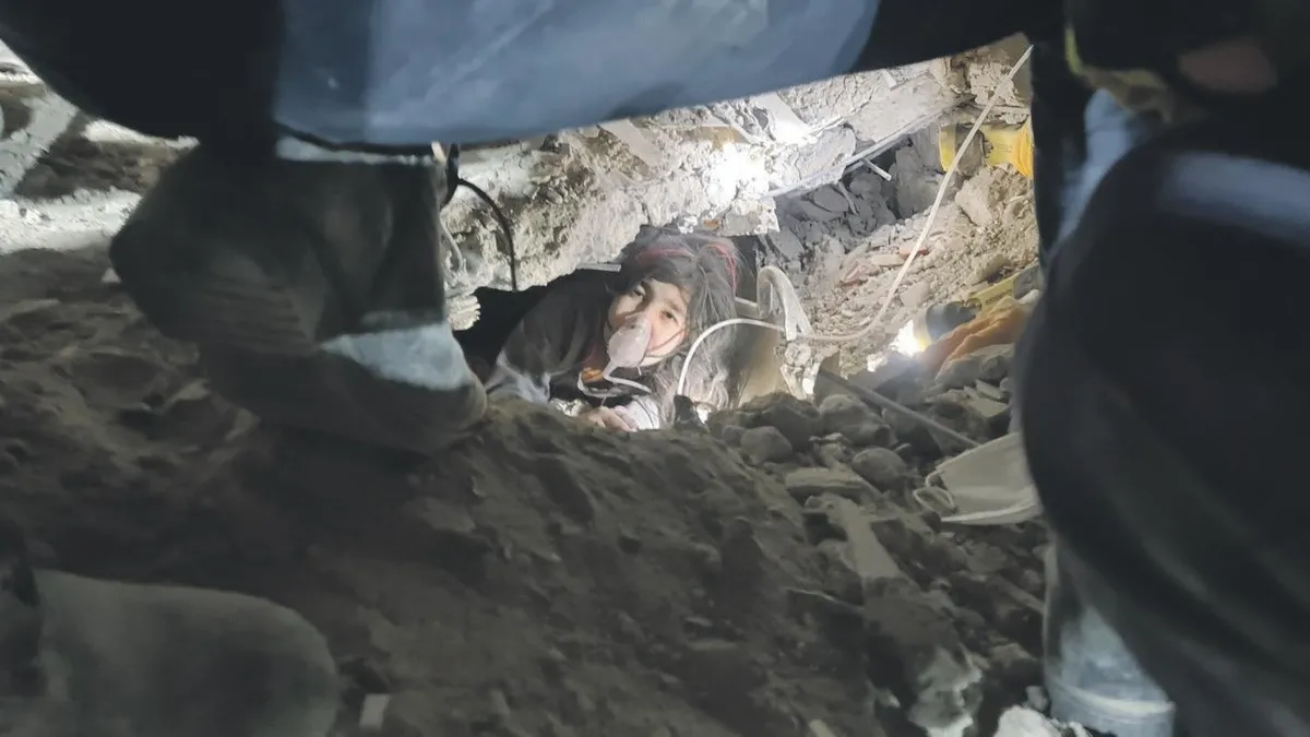 Kedi sesi sandı enkazdan Aysima çıktı