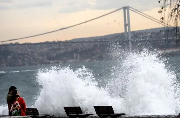 İstanbul’da kuvvetli lodos