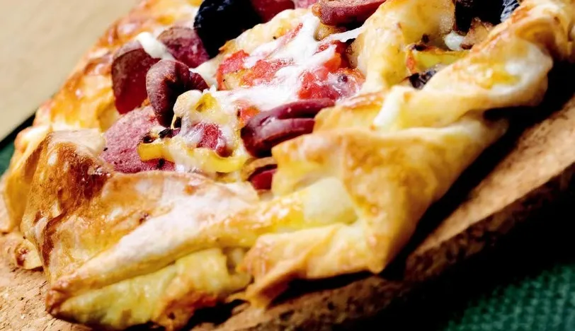 Yufka Pizza