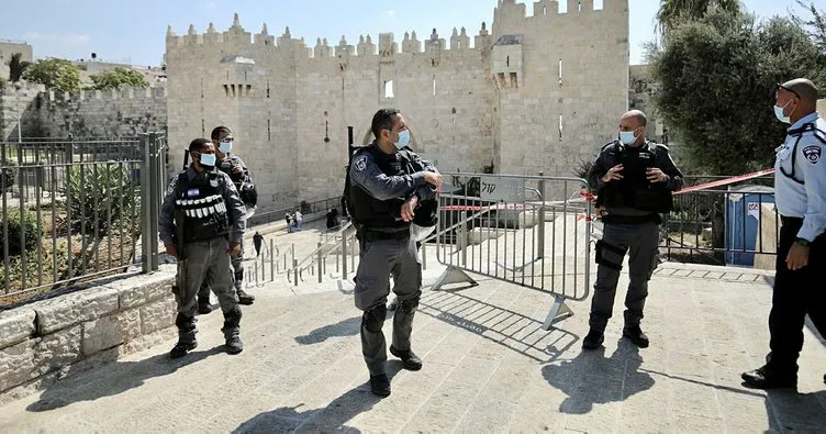 İsrail polisi Kovid-19 gerekçesiyle Filistinlilerin Mescid-i Aksa’ya ulaşmalarını engelledi