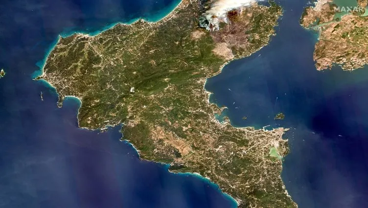 Yangın faciası uydudan görüntülendi: Yunanistan alevlere teslim! Yaya olarak kaçıyorlar...