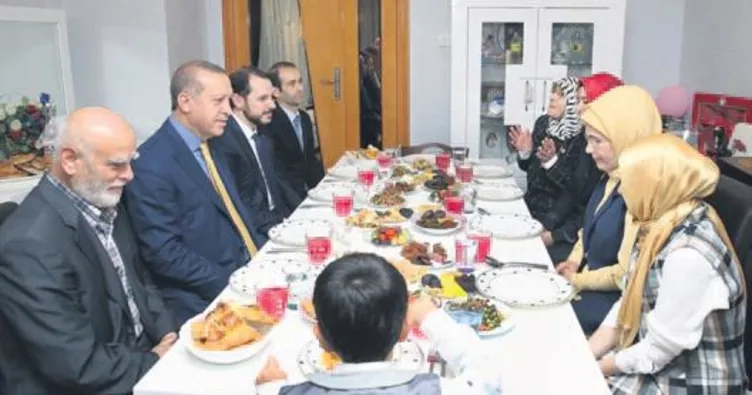 15 Temmuz şehidinin ailesiyle iftar yaptı