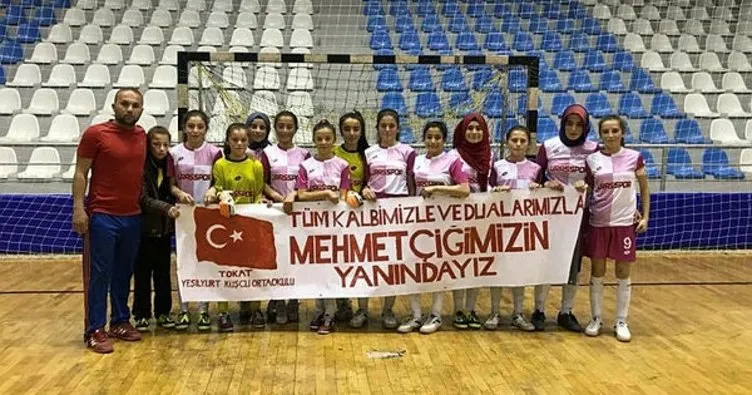 Küçük kız takımından Mehmetçiğe destek