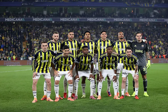son-dakika-haberi-fenerbahce-galatasaray-derbisinde-kazanan-yok-1764617650957.jpeg